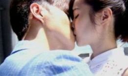 女女接吻视频,女女接吻视频中的温馨与感动